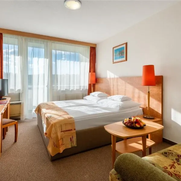 Hunguest Hotel Freya, hotel v Zalakarose