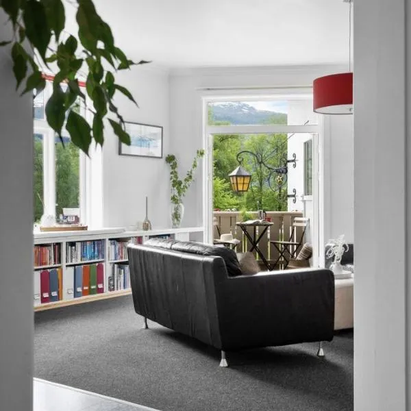 보세방엔에 위치한 호텔 Stor leilighet i hjerte av Voss