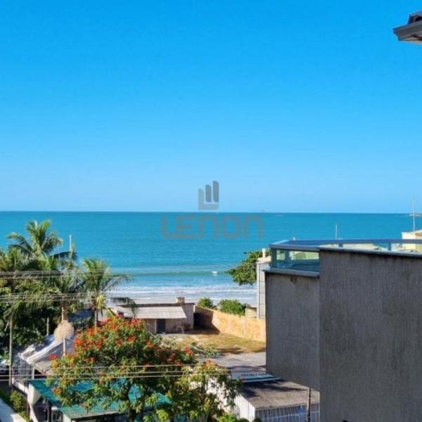 267 - Apto na Av. principal a 50m da praia de Bombas
