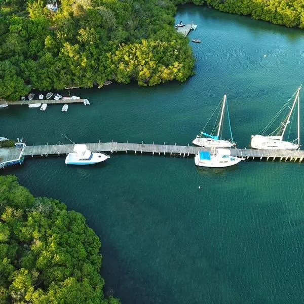 Puerto Blanco Marina & Hotel, hotel di Luperón