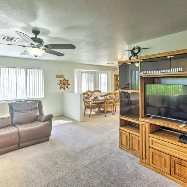 Quaint Bullhead City Getaway about 2 Mi to River!, hotel v destinaci Bullhead City