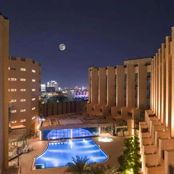 Grand Millennium Al Seef Basra, hotel v destinaci Basra