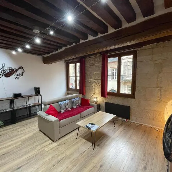 Appartements chez Delphine et Guillaume au coeur de Semur en Auxois, hotel v destinaci Semur-en-Auxois