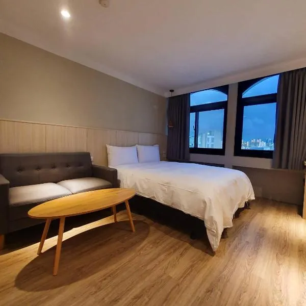 Yoshi Hotel - Tainan Station Branch, hotel in Tainan