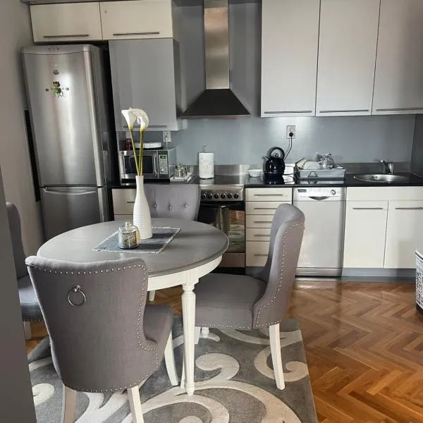 LEA-Lux Apartment, hotel v destinaci Čačak