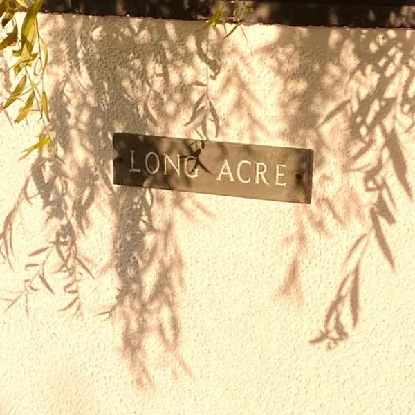 Long Acre Lodge, hotel v destinaci Murntown