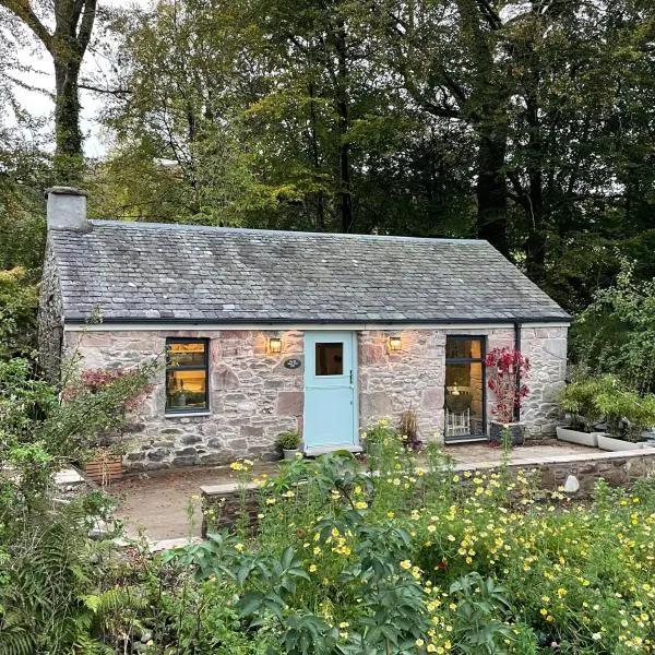 Charming stone Bothy at Loch Lomond, khách sạn ở Luss