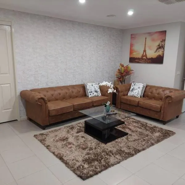 Beautiful home in Harrison with 5 Bedrooms, hotel in Harrison