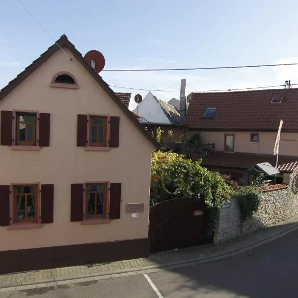 Pension Zur Schlummerstube, hotel em Dolgesheim