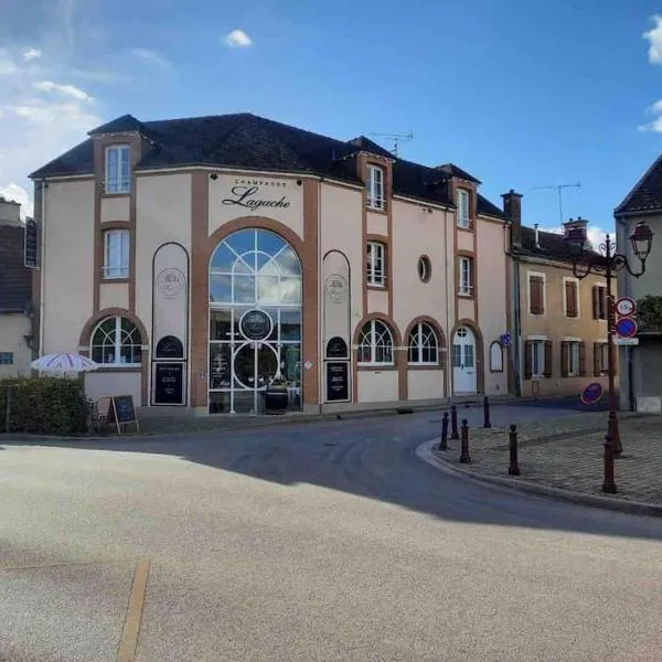La Loggia superbe appartement – hotel w mieście Pierry