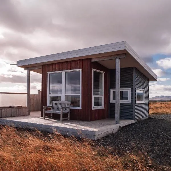 Laugaras에 위치한 호텔 Blue View Cabin 7B With private hot tub