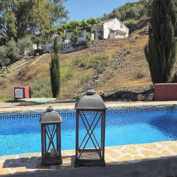 Cozy House with Private Pool (Lago), hotel ad Arenas