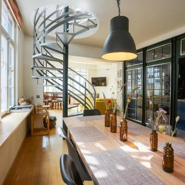 LOFT13 Traumhafte Wohnung mit Terrasse für 4 Gäste, hotel v mestu Monschau