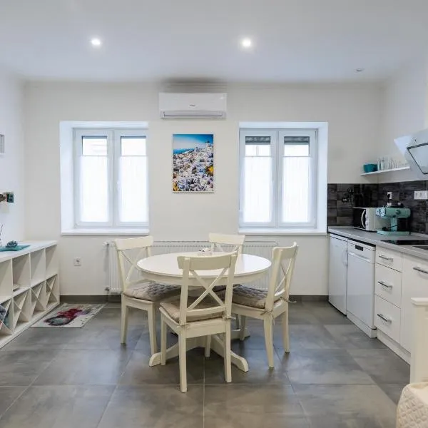 MYKONOS APARTMAN, hotel v destinaci Makó