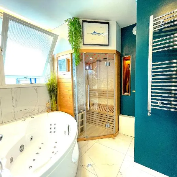 Votre Escale Boule d Or Sauna & Spa, hotel di Niort