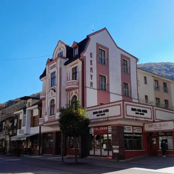 Apartmany Orava: Trenčianske Teplice şehrinde bir otel