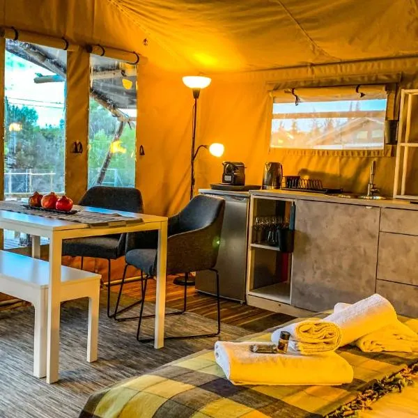 African Safari Canvas Lodge Tent Sea View, hotel v mestu Kranidi