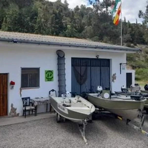 R U Ready Fishing, River Ebro, hotel in Fraga