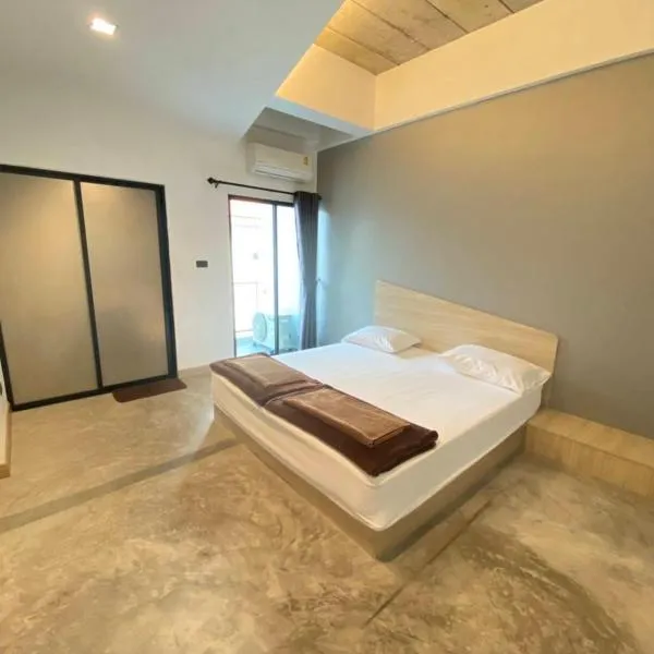 Newman hotel, hotel in Ban Khlong Ha