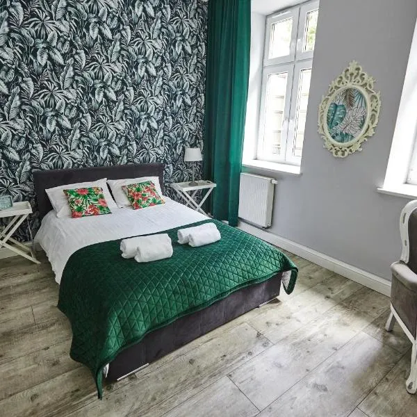 Zielony Apartament DE LUX dla 4 osób Chorzów Katowice – hotel w mieście Chorzów