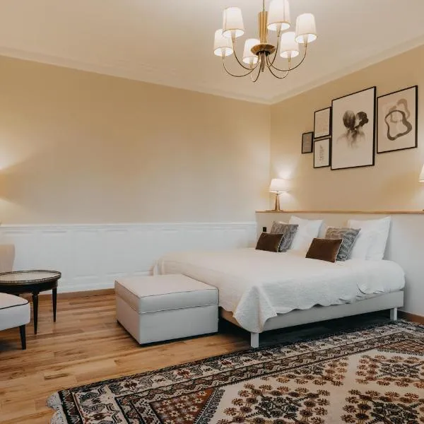 Le Domaine des Marcoujans – hotel w mieście Saint-Élix-le-Château