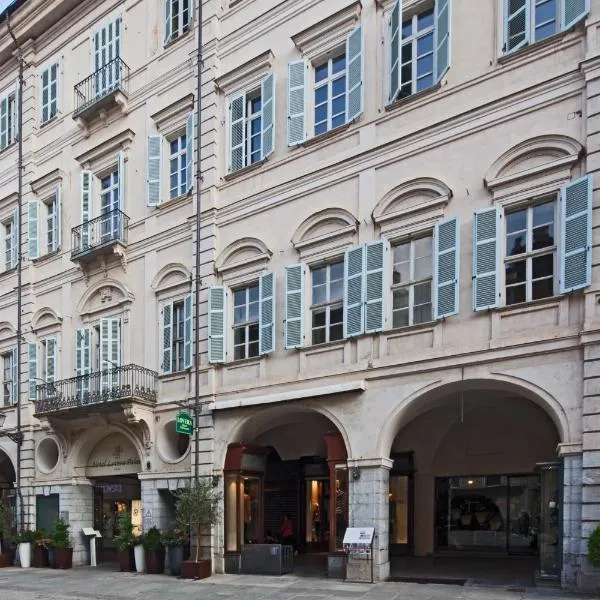 Hotel Palazzo Lovera, хотел в Кунео