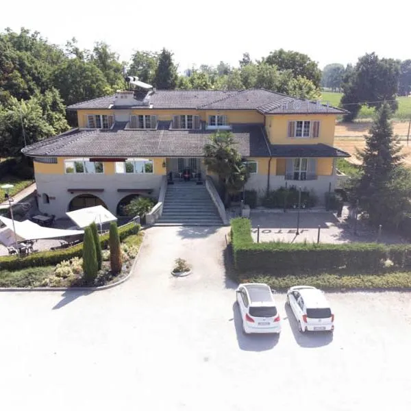 La Quercia Hotel con Ristorante, hotel in Canneto sullʼOglio