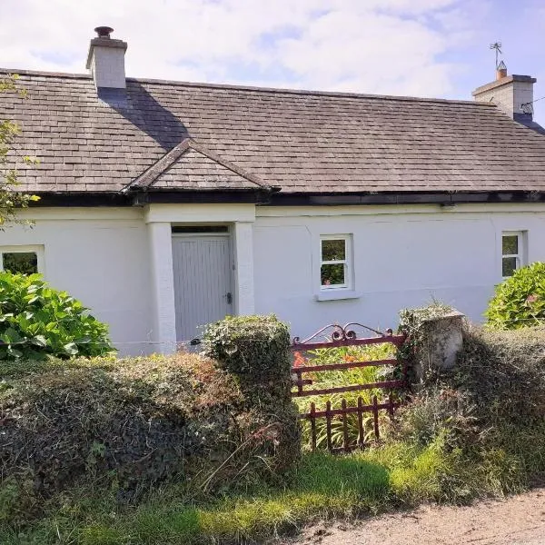 Lackaroe Cottage, hotell sihtkohas Garrykennedy