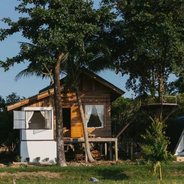 Baanfanglamoon, hotel v destinaci Ban Mae Mao