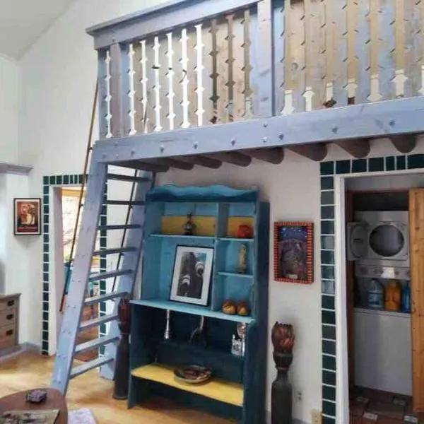 Boho hip bungalow in Old Bisbee, hótel í Bisbee