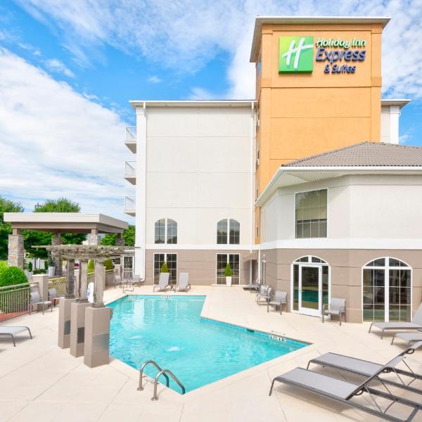 Holiday Inn Express & Suites Asheville SW - Outlet Ctr Area, an IHG Hotel