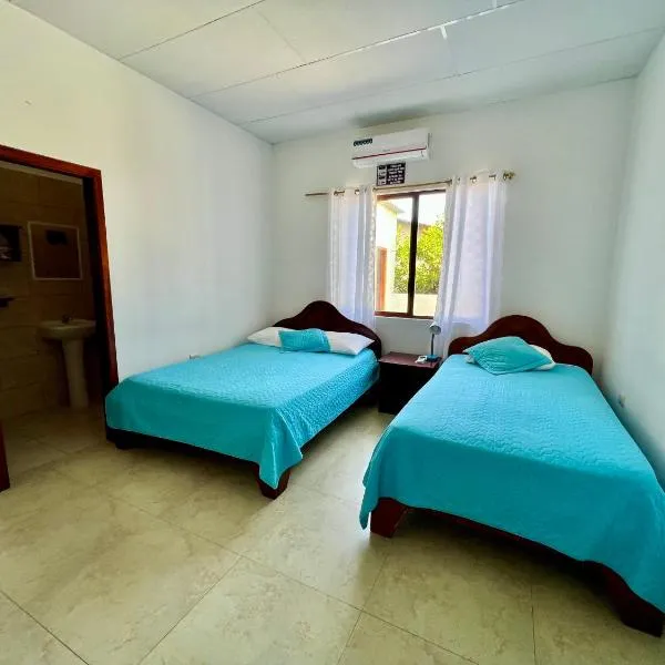 Hostal Punta Arena, hotel v destinaci Puerto Villamil