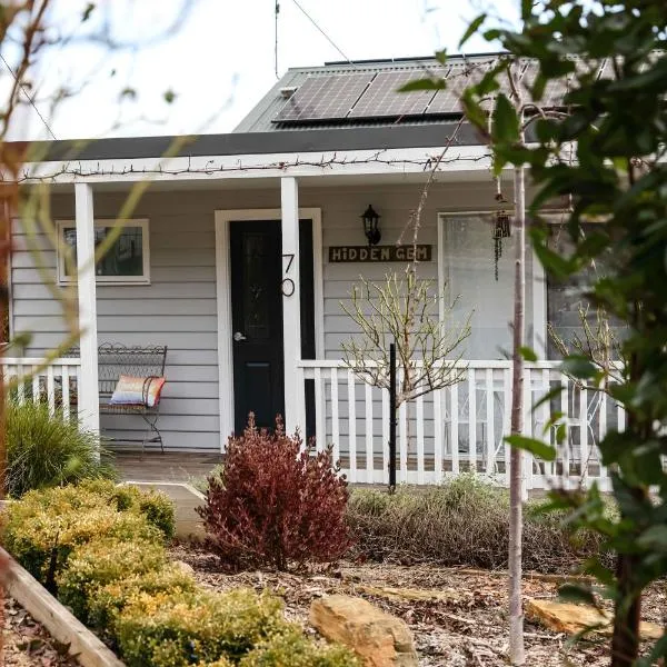 Hidden Gem ~ Luxury Cottage near Lake Daylesford, hotel v destinaci Daylesford