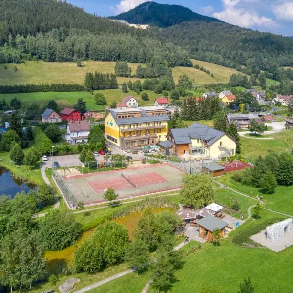 Hotel Helios, hotel in Ostružná