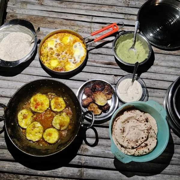 Clan BoHo - WiFi enabled mountain stay with nourishing farm to table meals photo 2