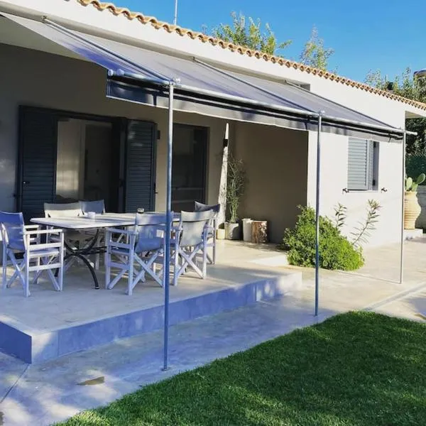 no.21house. Α Beach house in Rio,Patras, hotel in Rio