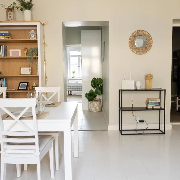 2ndhomes Bright & Modern 1BR Home in Ullanlinna, hotell Helsingis