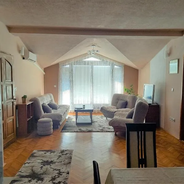 Bonem 1 apartman Gradiska, hotel in Varoš