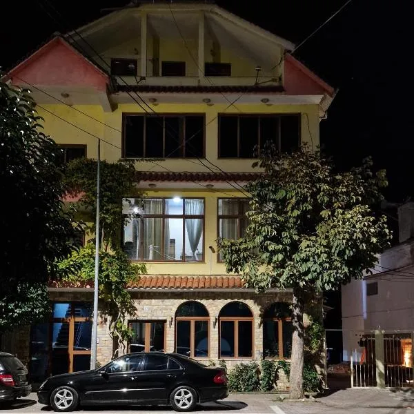 Hotel Restaurant Savoja, hotel en Bishnicë