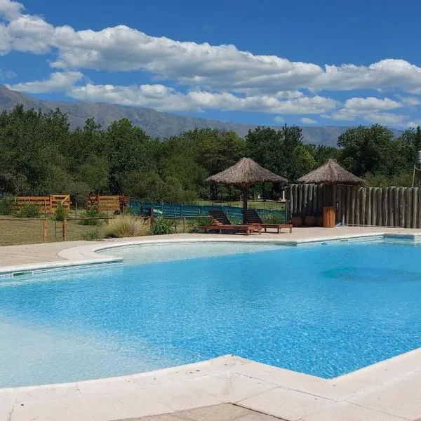 Complejo Yacana, casas de Campo de Categoría, hotel in Villa de Las Rosas