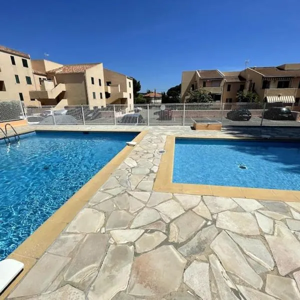 charmand studio en résidence avec piscine, hôtel à Bandol