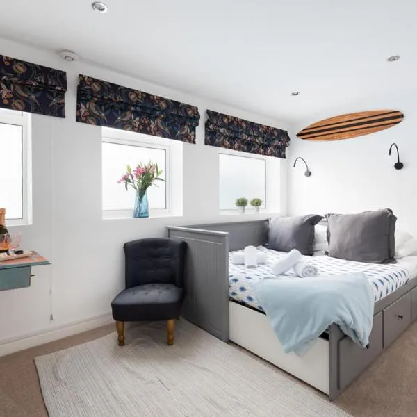 TRIG-Private Studio, Courtyard, Walk to Fistral, hotel in Newquay