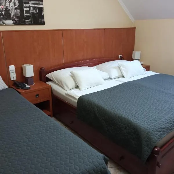 Club Haus 502 Kalocsa, hotel in Kalocsa