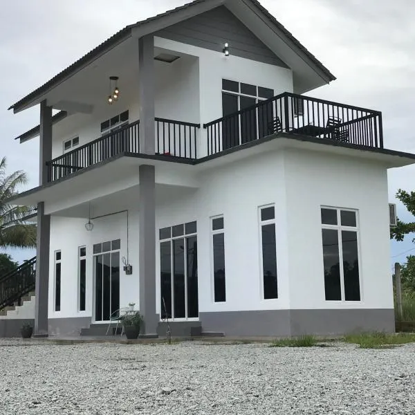 Rumah Sawah Homestay Pasir Puteh, hotel v destinaci Pasir Puteh