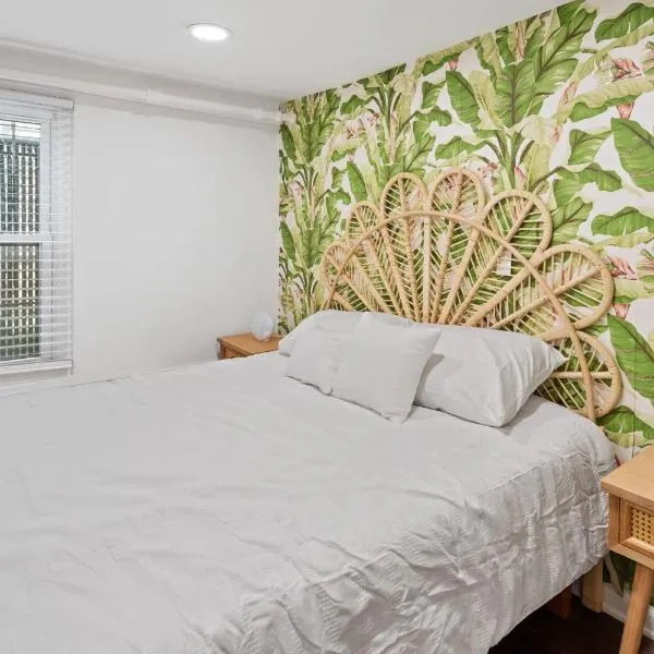 Tropical Bohemian 1BR Apt near Atlantic City Beach, hotel in Atlantic City