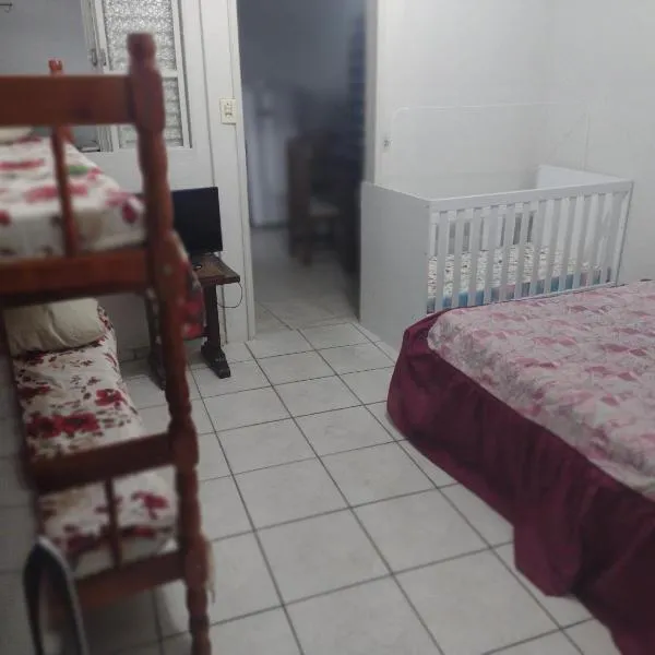 Kitnet completa, hotel in Guaratinguetá