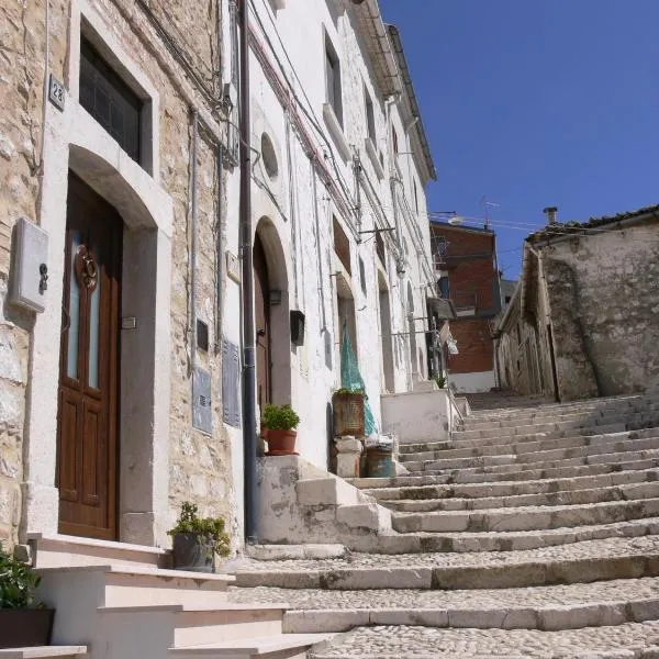 Residenza Sulla Roccia, hotel u gradu 'Bovino'