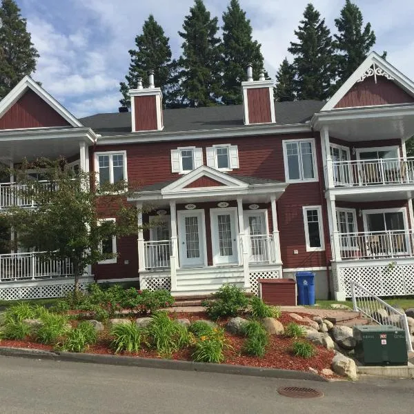 Condo Lac Archambault 305, hotel a Saint-Donat-de-Montcalm