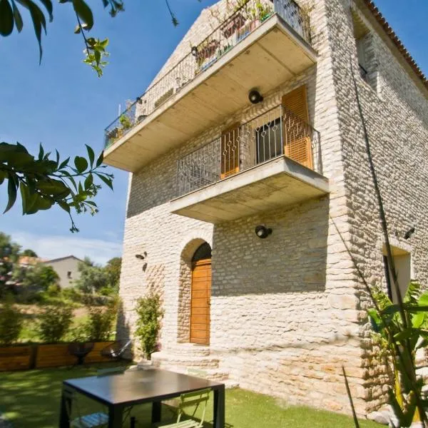 Casa di Neshama Ghjiseppu, מלון בסן פלורן