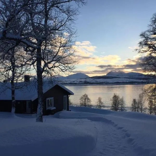Great house with amazing location!!Sea & mountain view!, hotel in Nygård